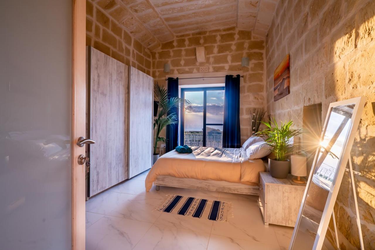 Fiftyfour West Boutique Living Acomodação com café da manhã Għarb Exterior foto