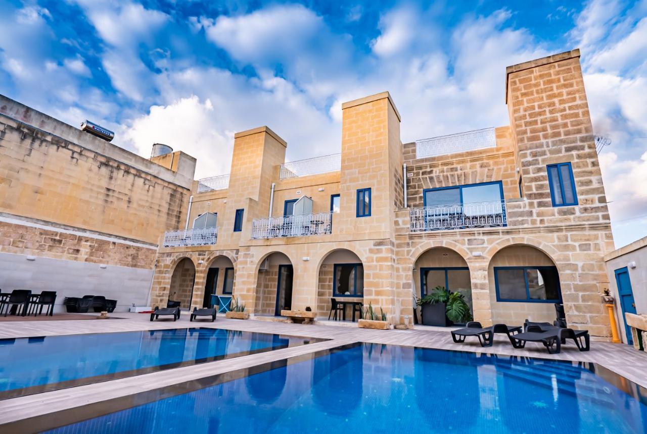 Fiftyfour West Boutique Living Acomodação com café da manhã Għarb Exterior foto