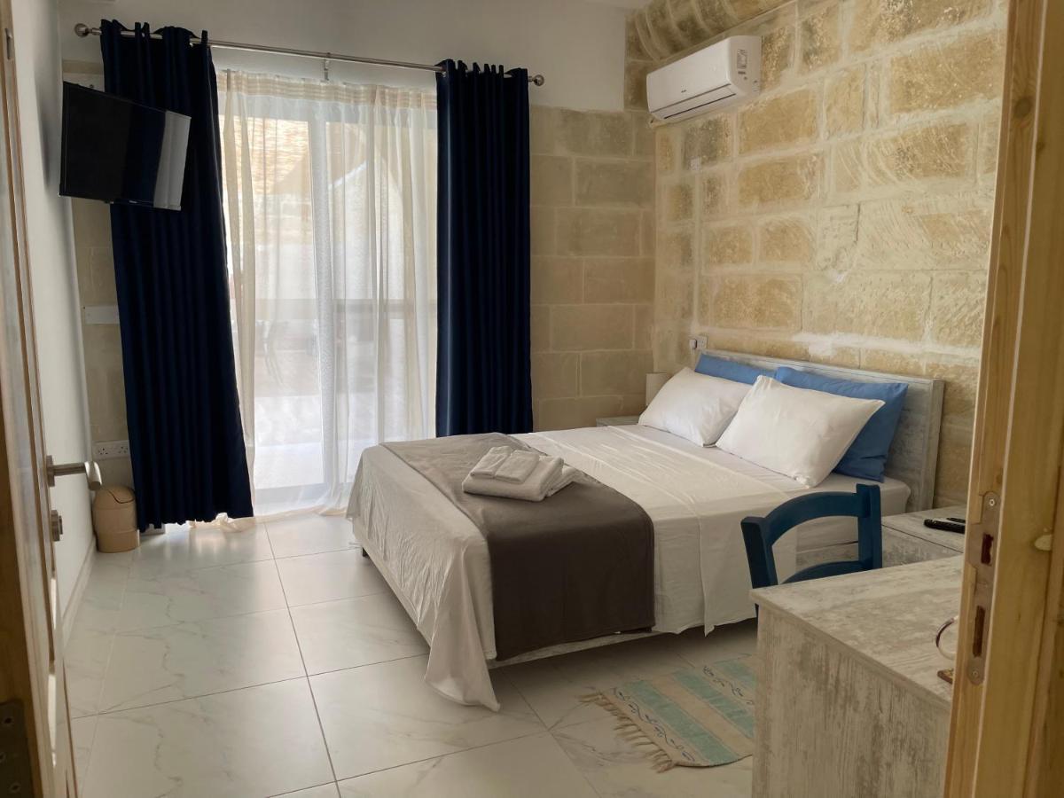 Fiftyfour West Boutique Living Acomodação com café da manhã Għarb Exterior foto