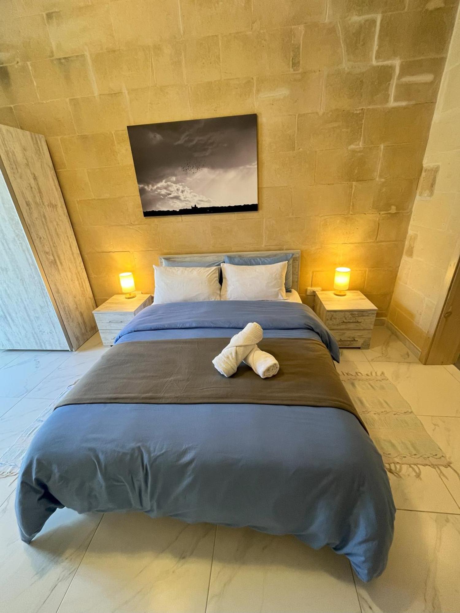 Fiftyfour West Boutique Living Acomodação com café da manhã Għarb Exterior foto